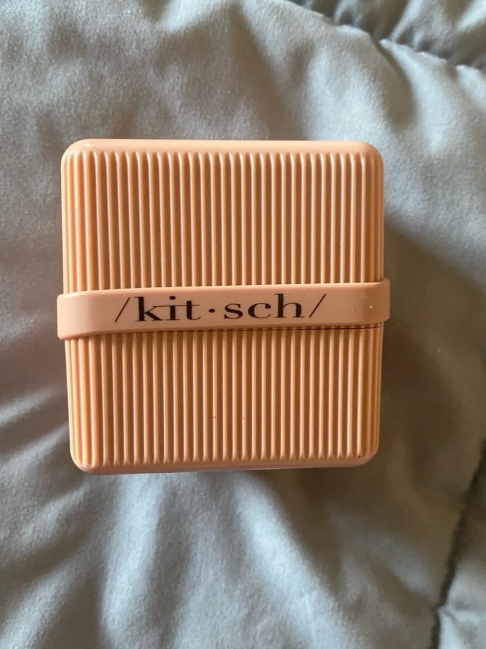 Kitsch bar shampoo travel case in Blush